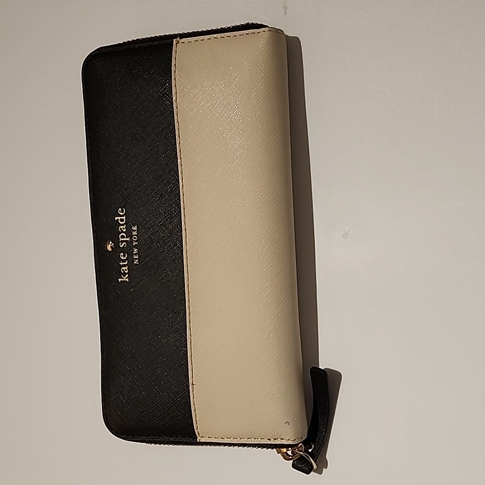 Kate Spade ♠️ zippy wallet - Picture 12 of 12